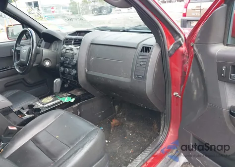 2010 Ford Escape Limited z USA, uszkodzony, nr VIN 1FMCU0EG1AKC64661